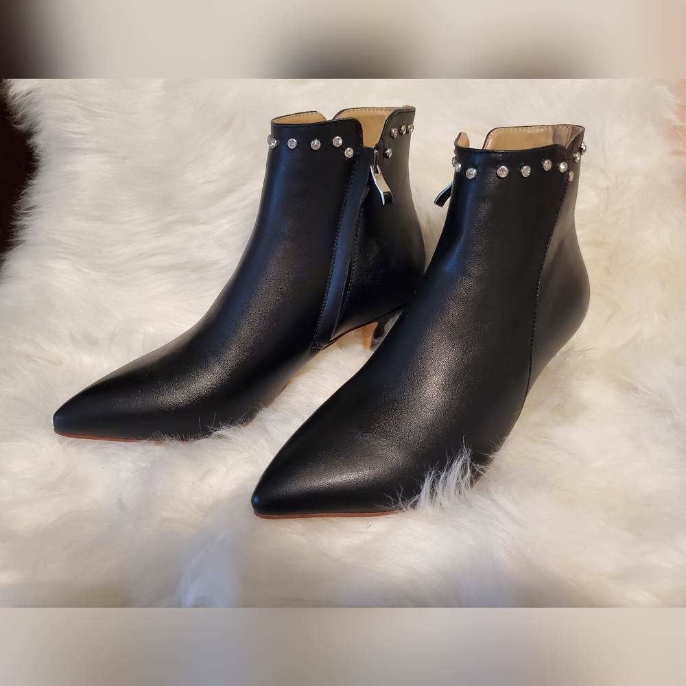 NEW!! Black Low heel booties women's size 7